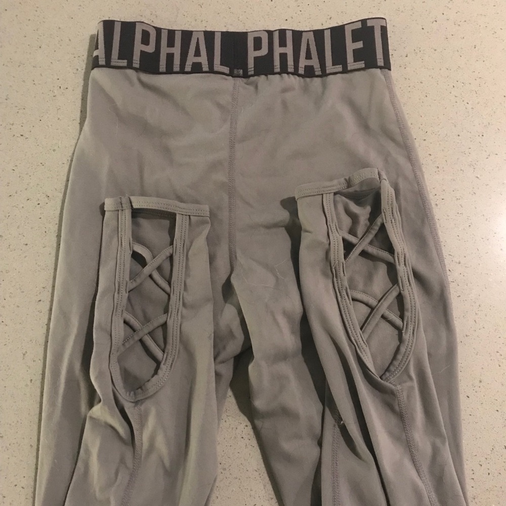 ALPHALETE GREY LEGGINGS//XS